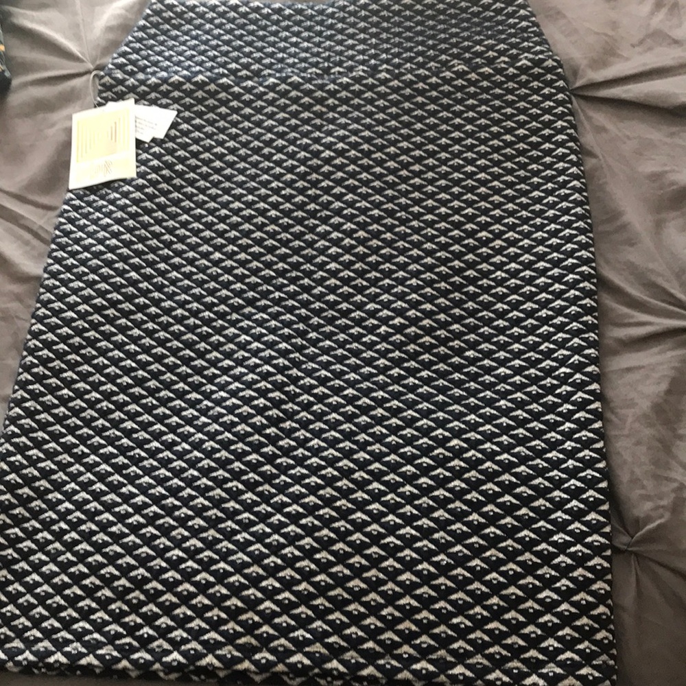 LuLaRoe Cassie skirt - size medium